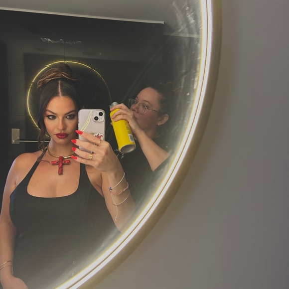 Meet your Posher, Natasha - Picture 2 of 4